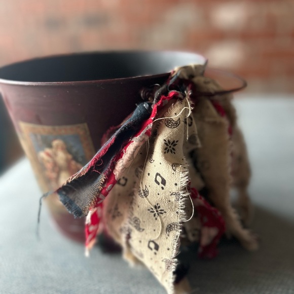 2 Vintage  Rustic Christmas Baskets Pails Planters Handmade 6.5 inches - Picture 9 of 9